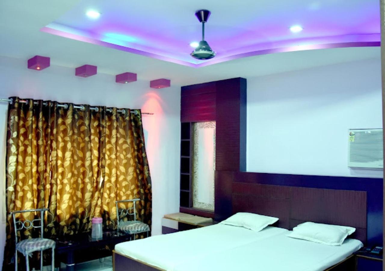 Hotel Roshan Varanasi Exterior foto