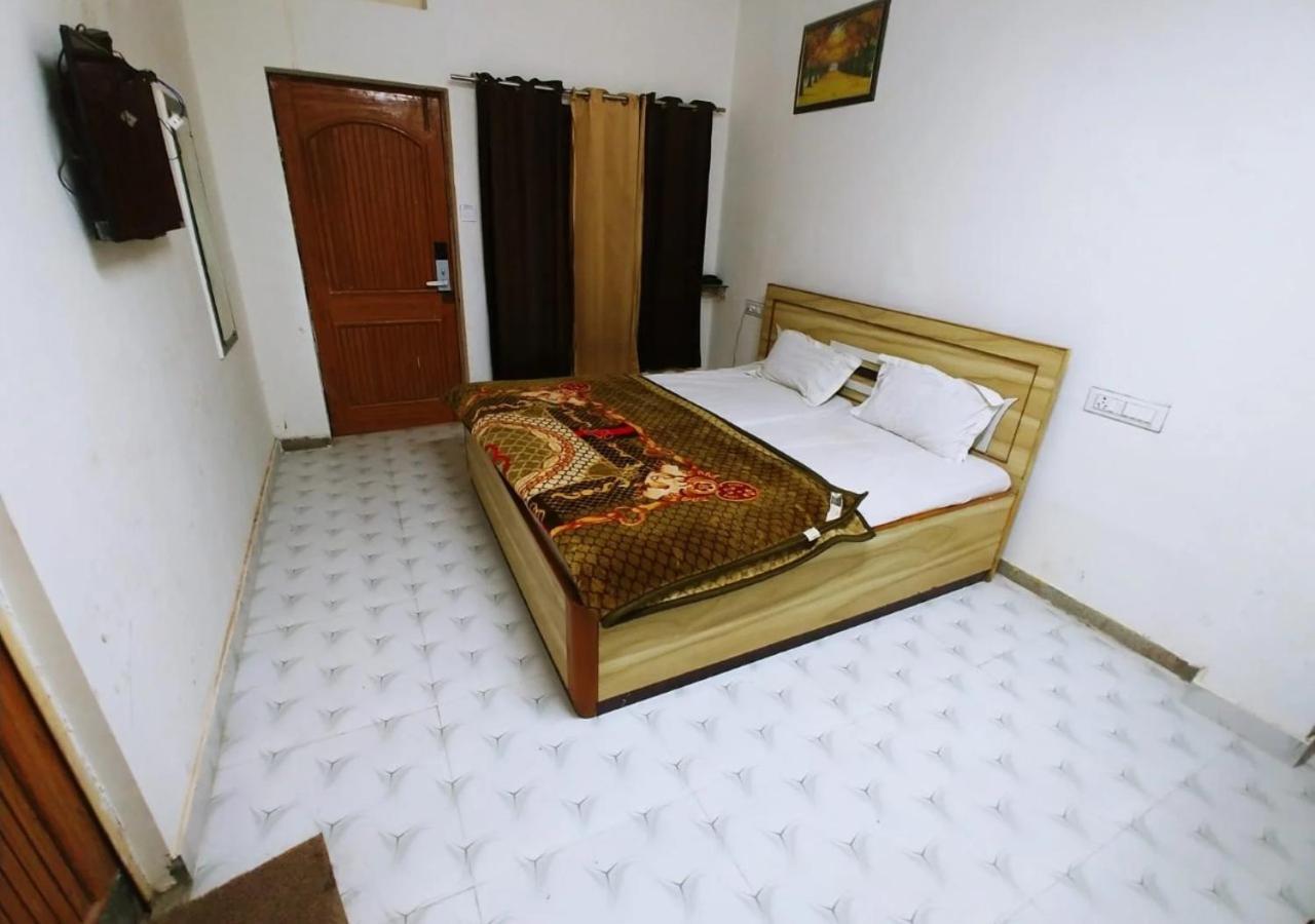 Hotel Roshan Varanasi Exterior foto