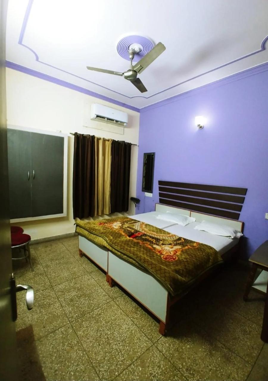 Hotel Roshan Varanasi Exterior foto
