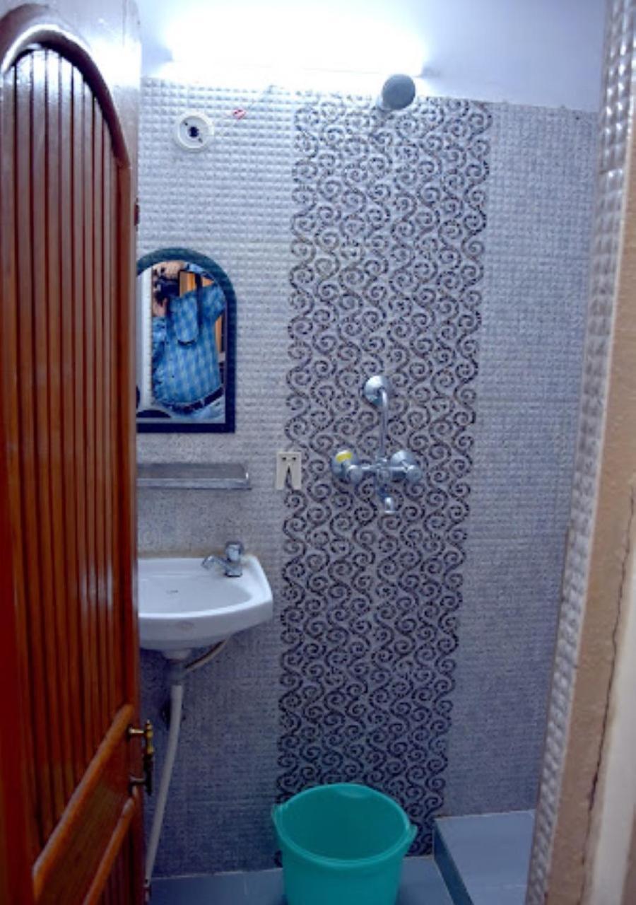 Hotel Roshan Varanasi Exterior foto